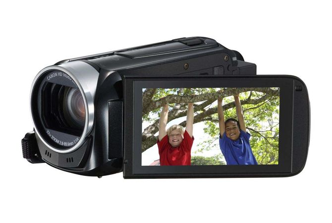 Обзор видеокамеры Canon R406